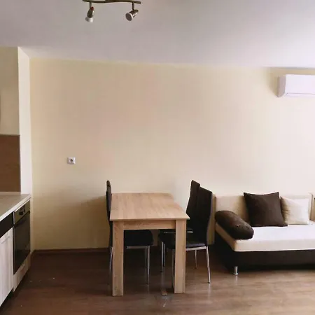 Sunny Apartment Pomorie