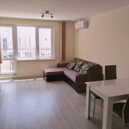 Sunny Apartment Pomorie